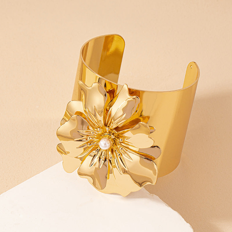 DAISY CUFF
