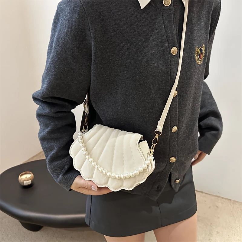 TEXTURED WHITE SHELL BAG