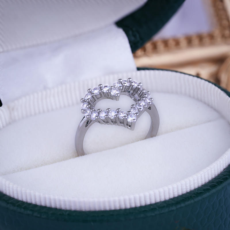 HOLLOW HEART RING