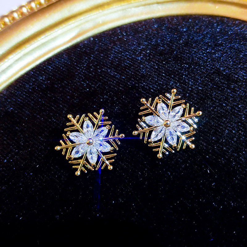 SNOWFLAKE ZIRCON EARRINGS