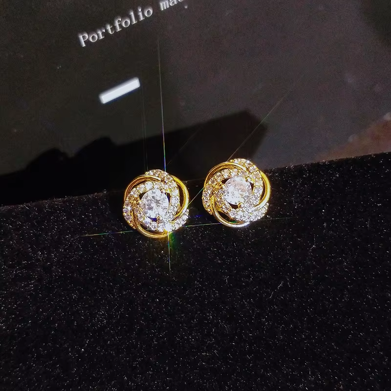 FLOWER SHAPE STUD EARRINGS