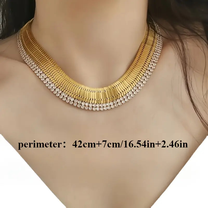 NICHE CLAVICLE NECKLACE