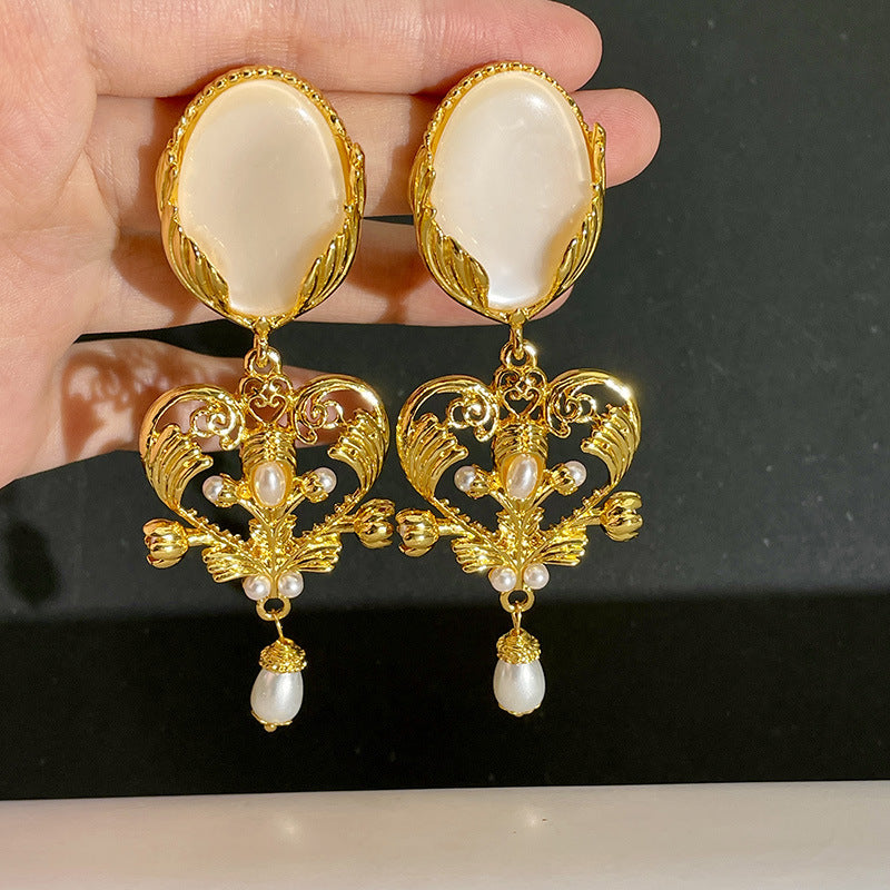 LOVE PEARL STUDS (CLIP ON EARRINGS)