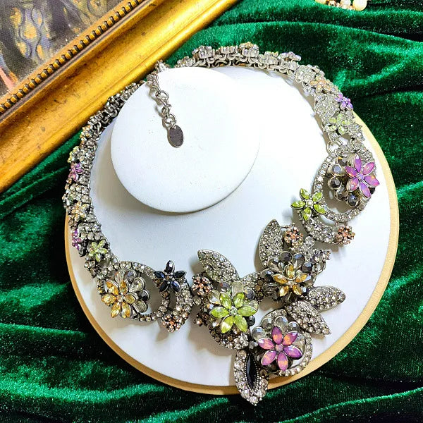EXAGGERATED DIAMONDS NECKLACE