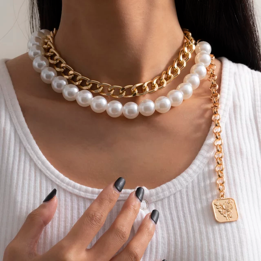 FRESHWATER PEARLS WITH CUBAN CHAIN