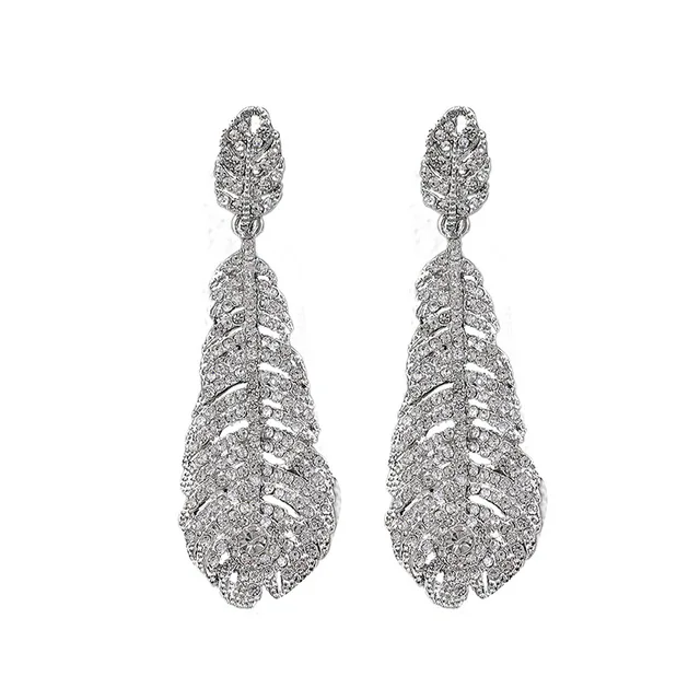 LUXRIOUS LEAFY NECKLACE