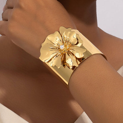 DAISY CUFF