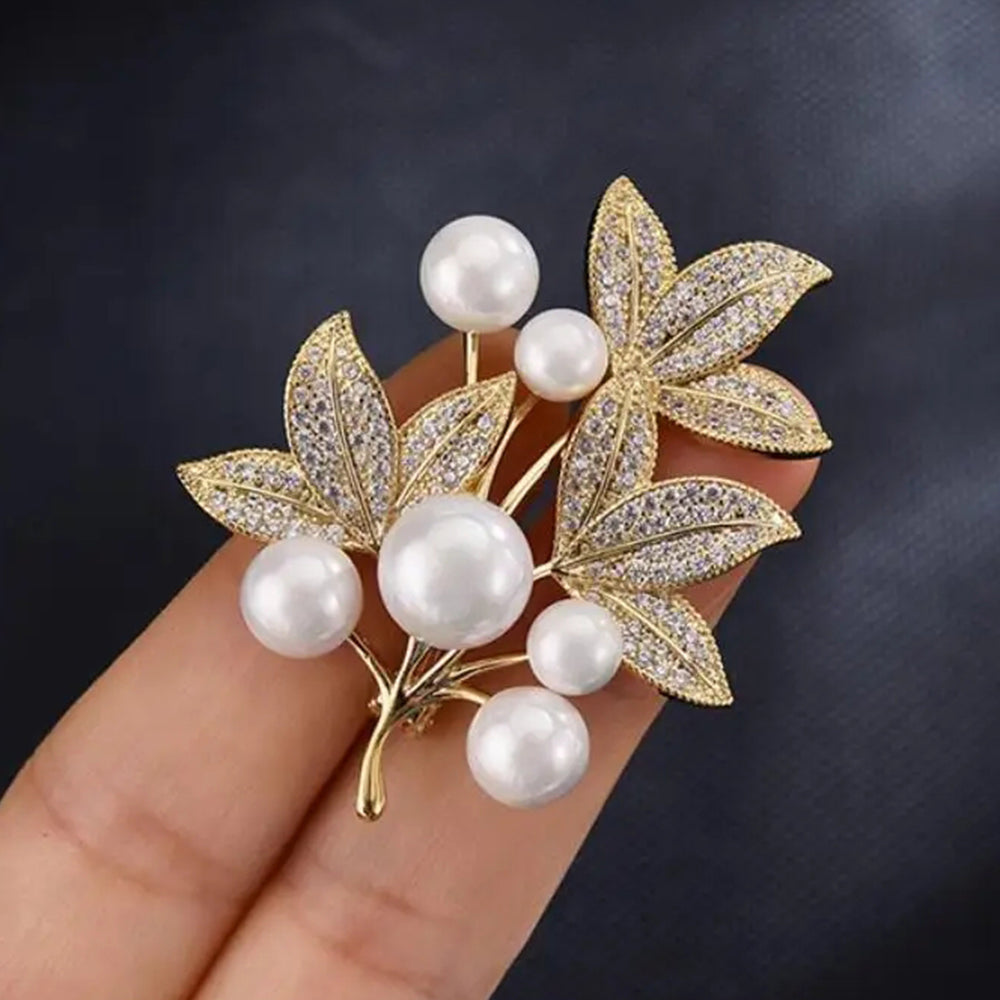 MAPLE LEAF BROOCH