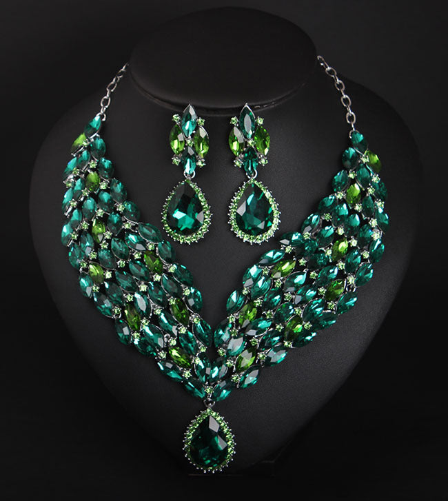 LUXURIOUS GREEN CRYSTAL SET