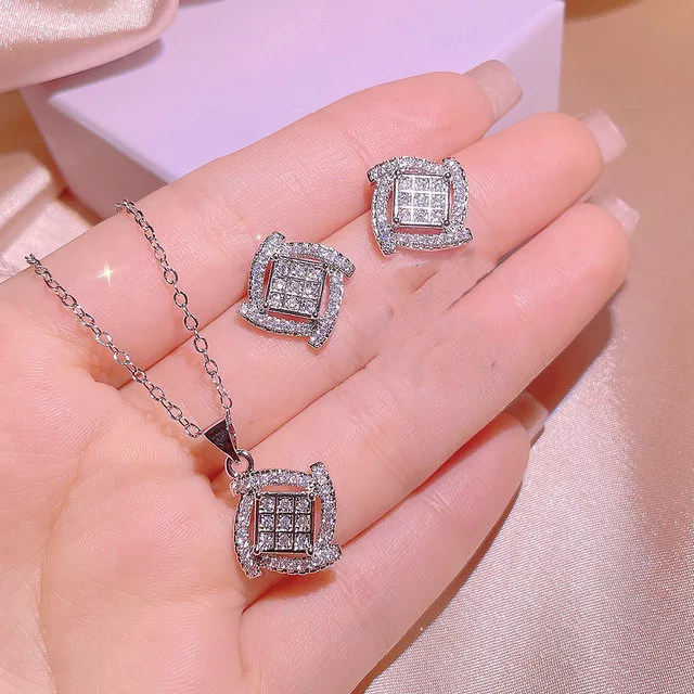 MINIMALIST ZIRCON SET