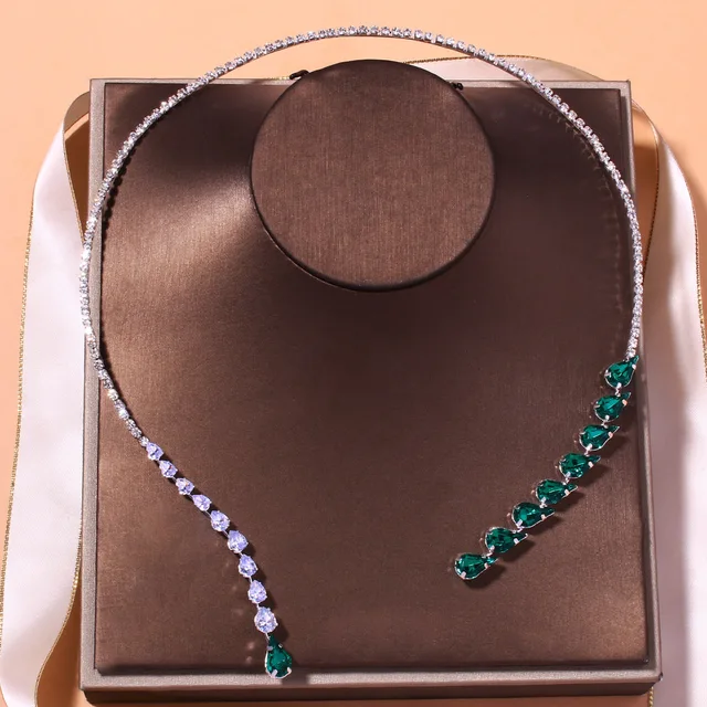 GREEN BERYL NECKLACE