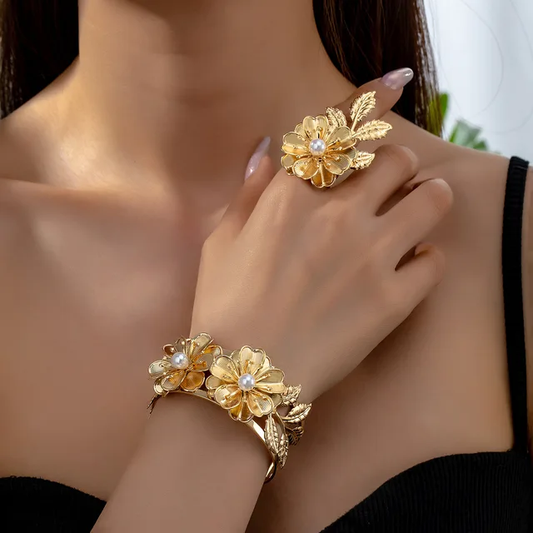 BLOOMY BRACELET AND RING