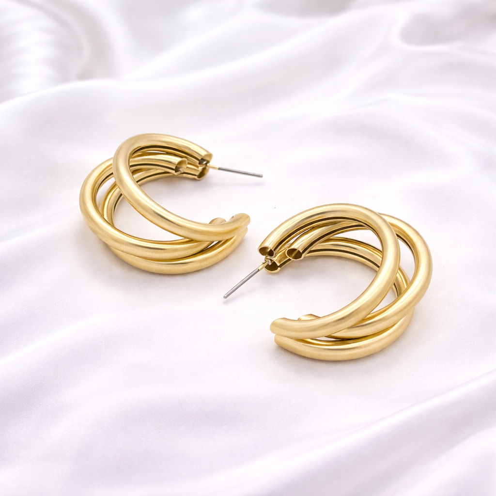 C-SHAPED HUGGIE EARRINGS
