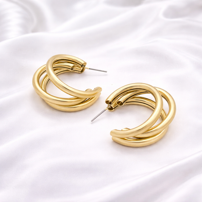 C-SHAPED HUGGIE EARRINGS