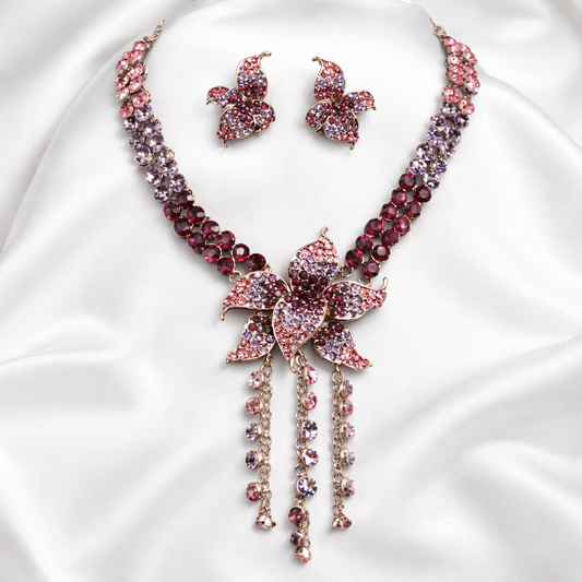 EHOMBUS FLOWER NECKLACE