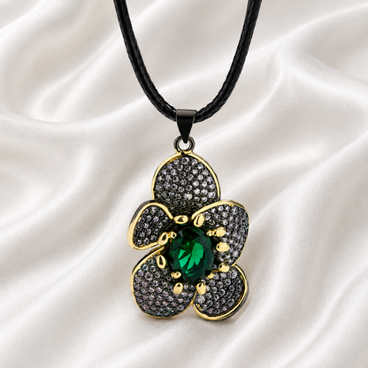 EXQUISITE EMERALD FLOWER SET
