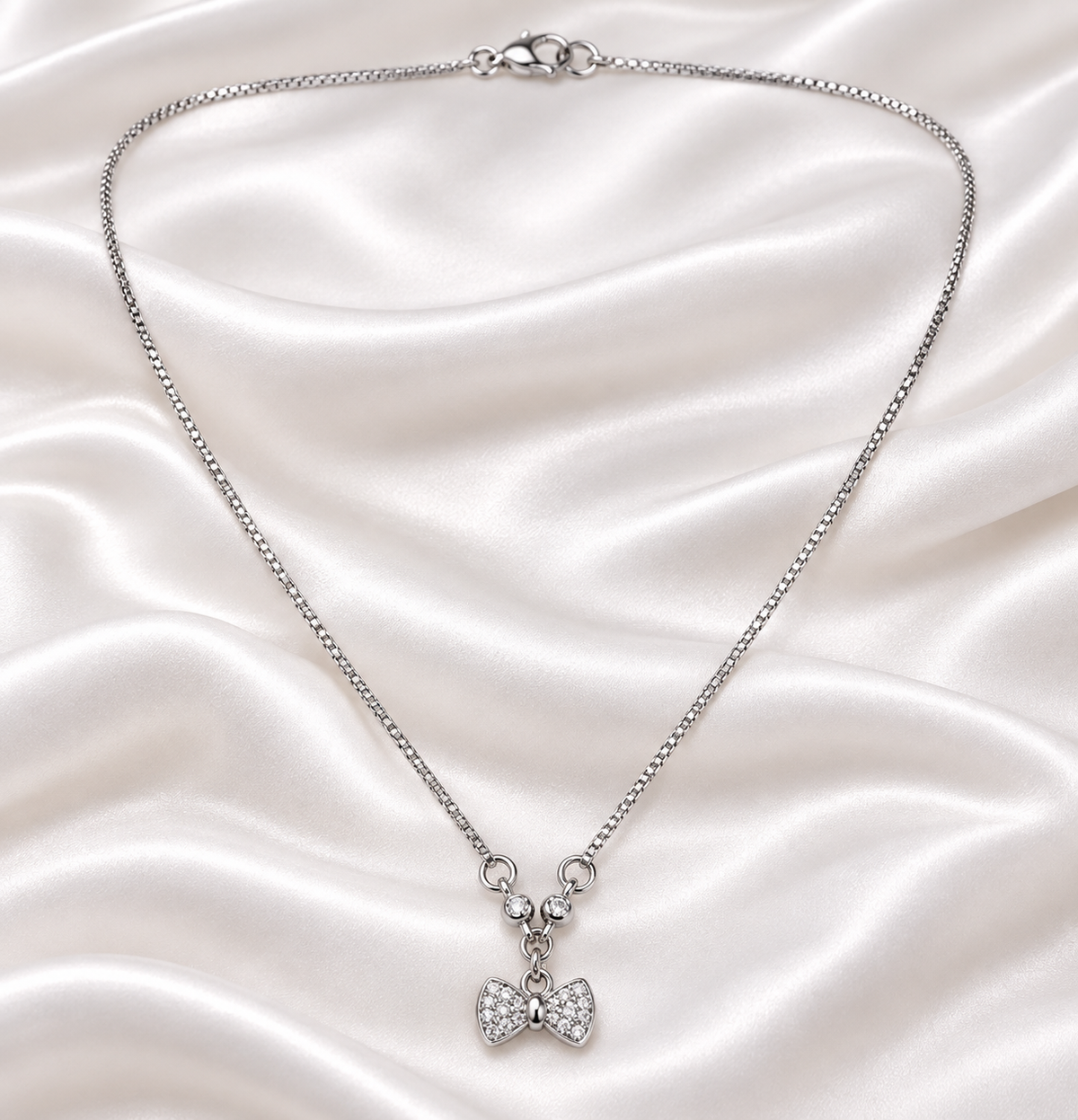 BOW CRYSTAL PENDANT