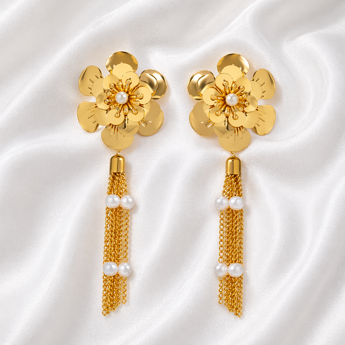 EXAGGERATED FLOWER EARRINGS