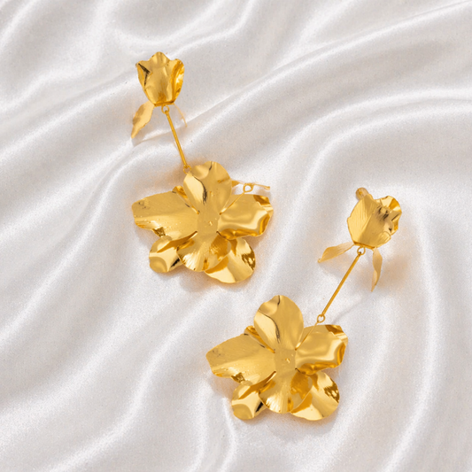 GOLD FLOWER HANGING EARRINGS