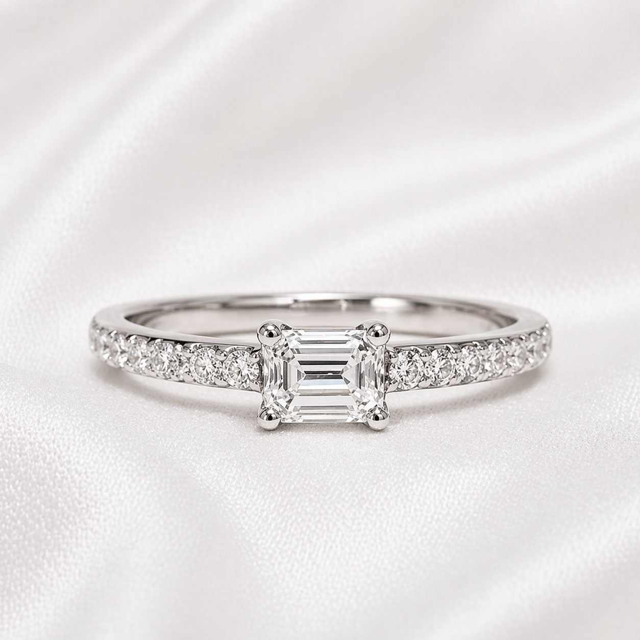 ELEGANCE ZIRCON RING