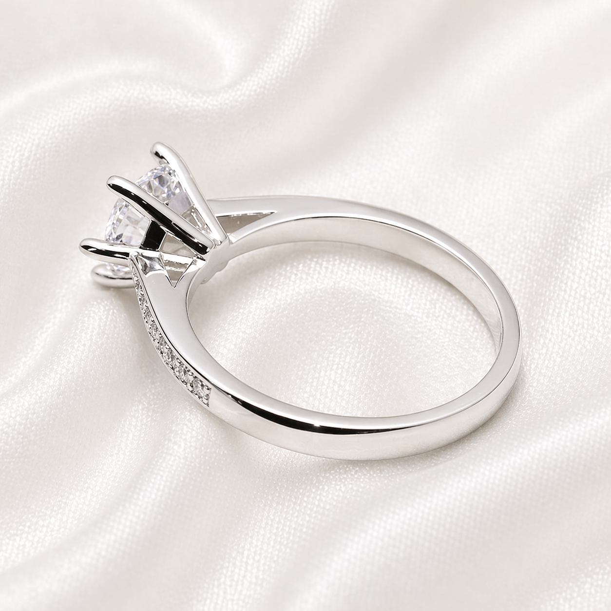 CRYSTAL LOVE RING