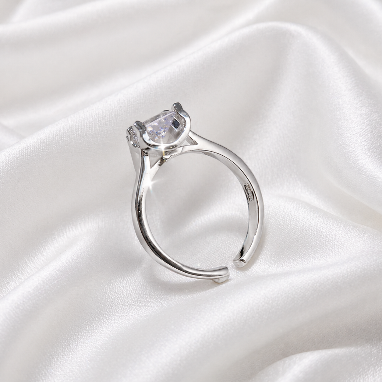 SPARKLER ZIRCON RING