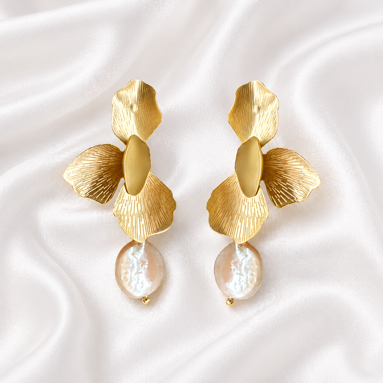 CORSAGE EARRINGS