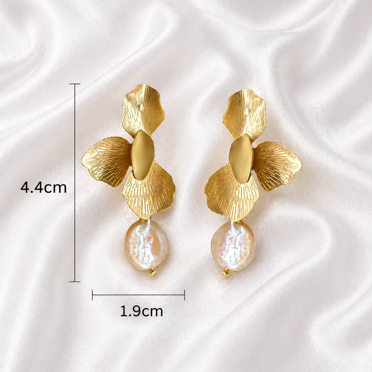 CORSAGE EARRINGS