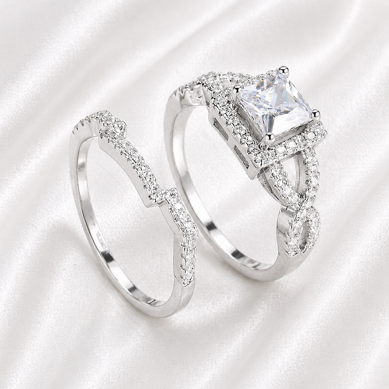 MAGESTIC PLATINUM PLATED ZIRCON RING