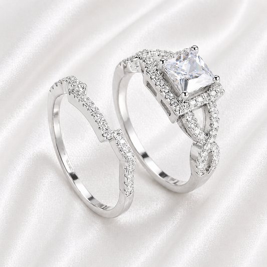 MAGESTIC PLATINUM PLATED ZIRCON RING