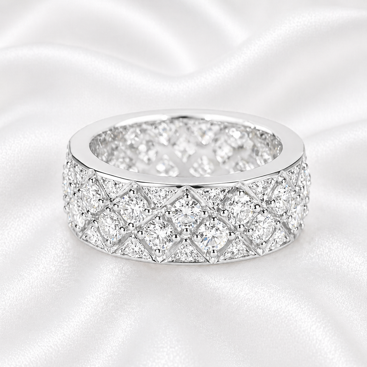 EXTRAVAGANT ZIRCON RING