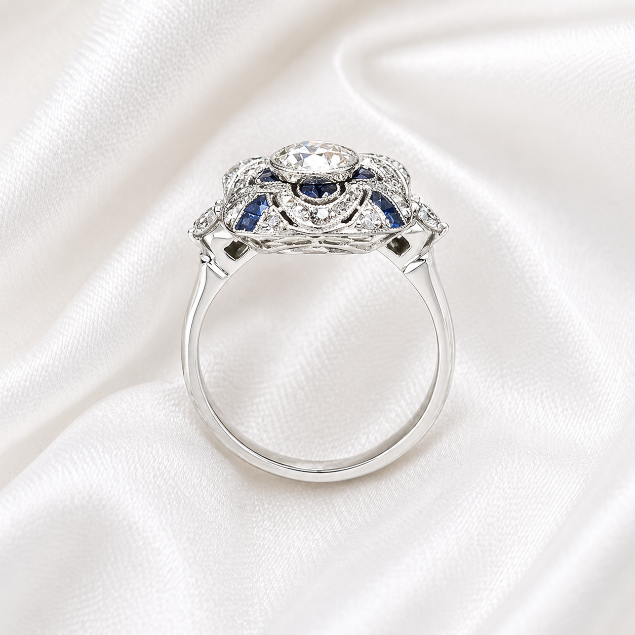 ELLPITIC ZIRCON RING