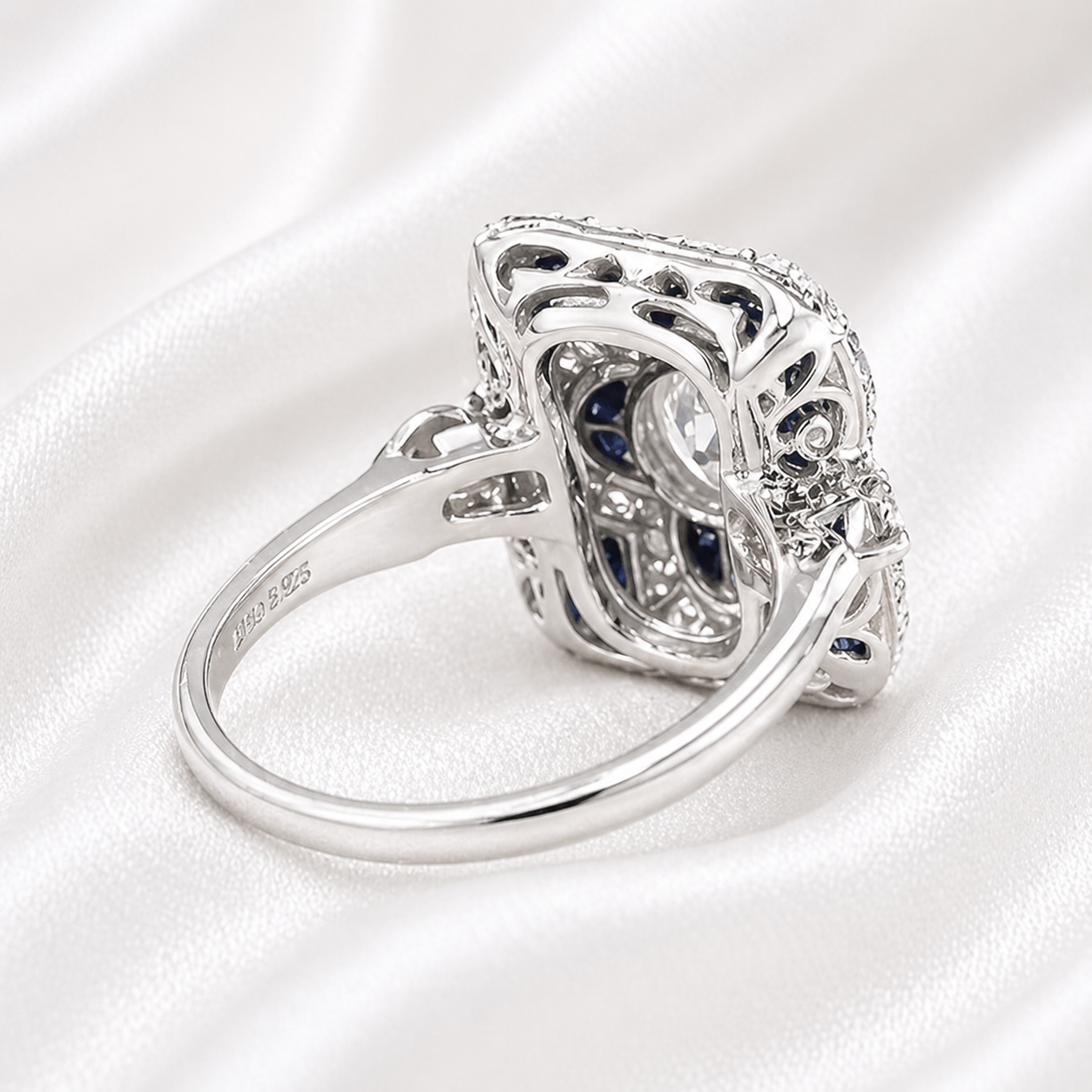 ELLPITIC ZIRCON RING