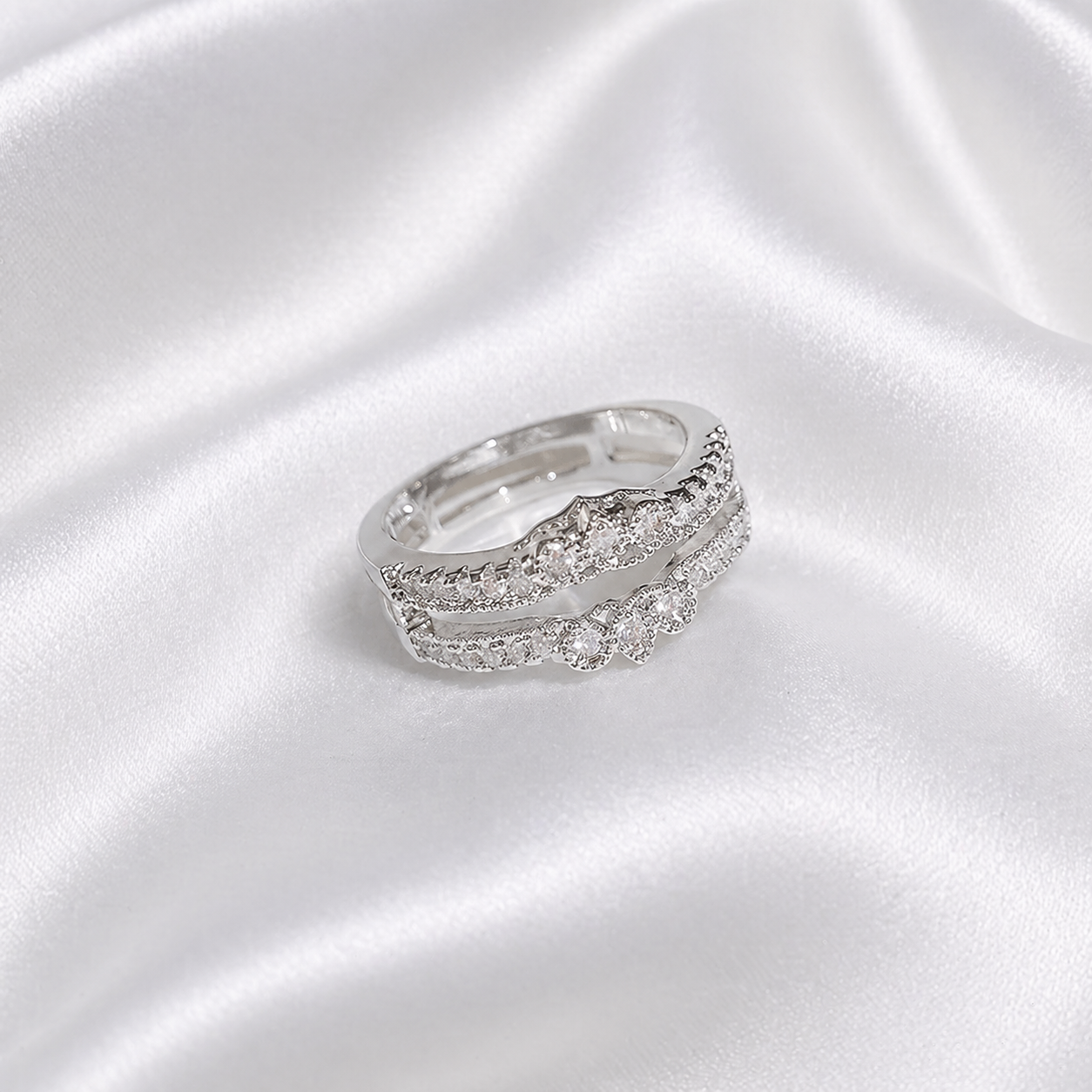 GENTILITY ZIRCON RING