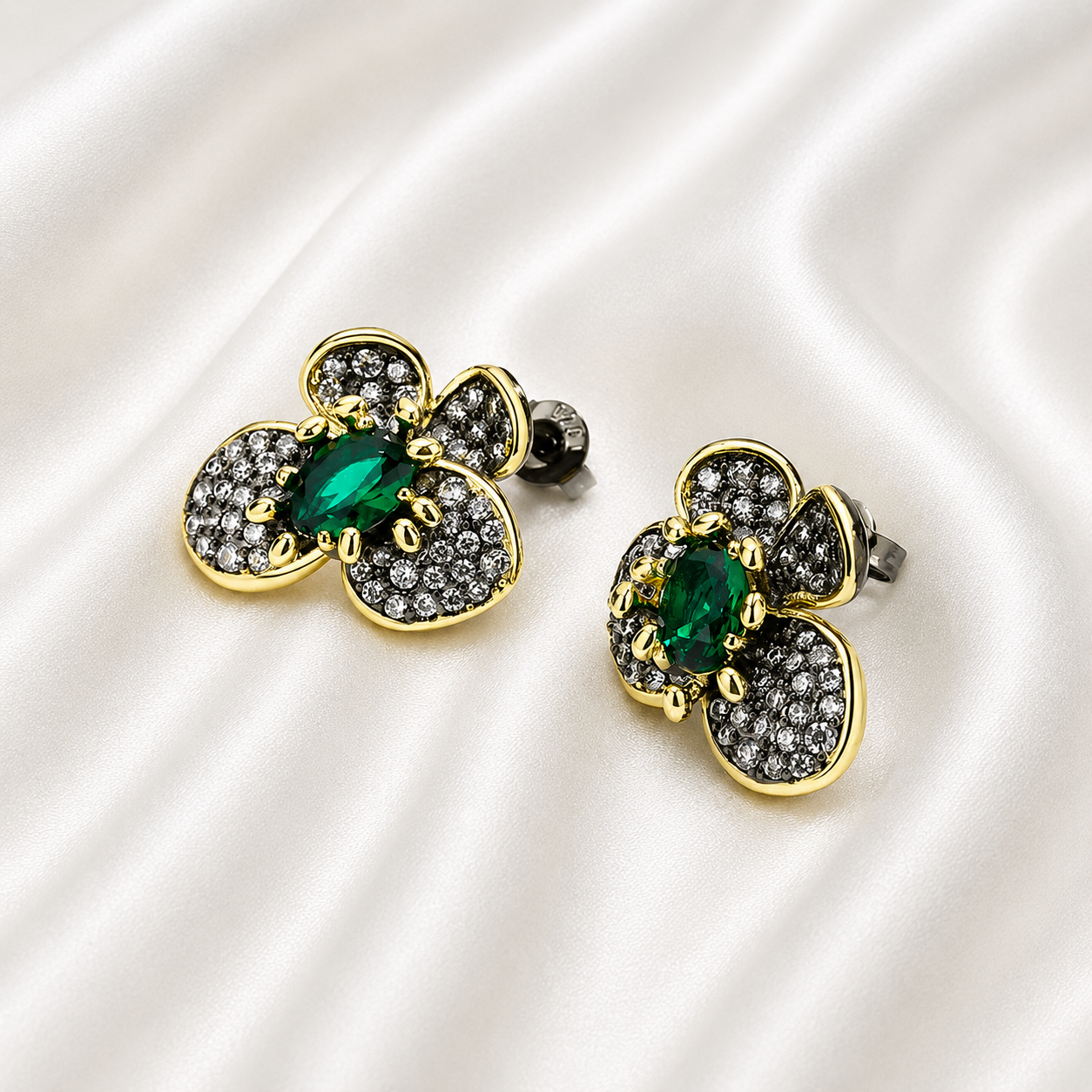 EXQUISITE EMERALD FLOWER SET