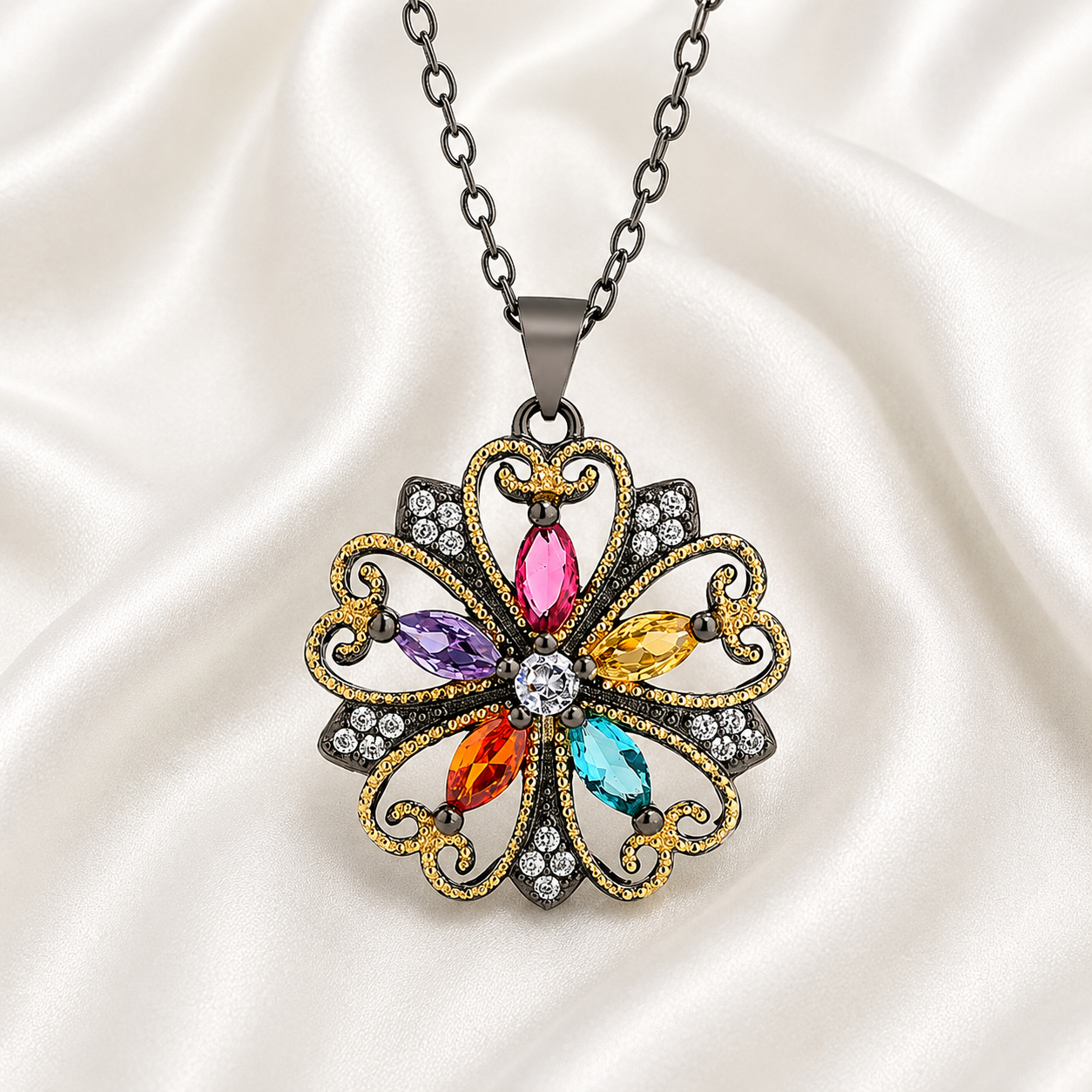 EXQUISITE VINTAGE PALACE SET