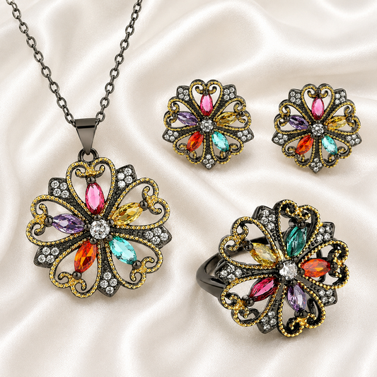 EXQUISITE VINTAGE PALACE SET