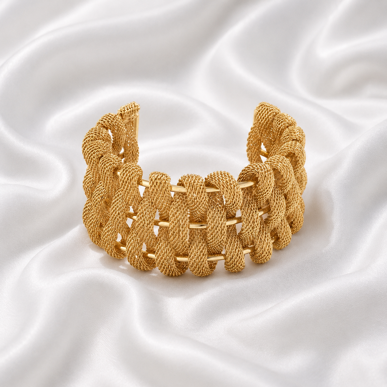CHUNKY TWIST CUFF