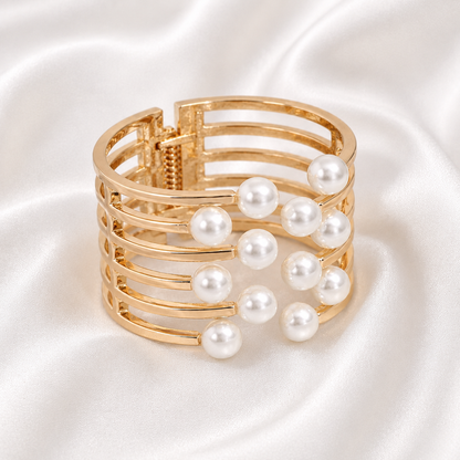 BIG PEARL CLASP CUFF BRACELET