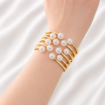 BIG PEARL CLASP CUFF BRACELET