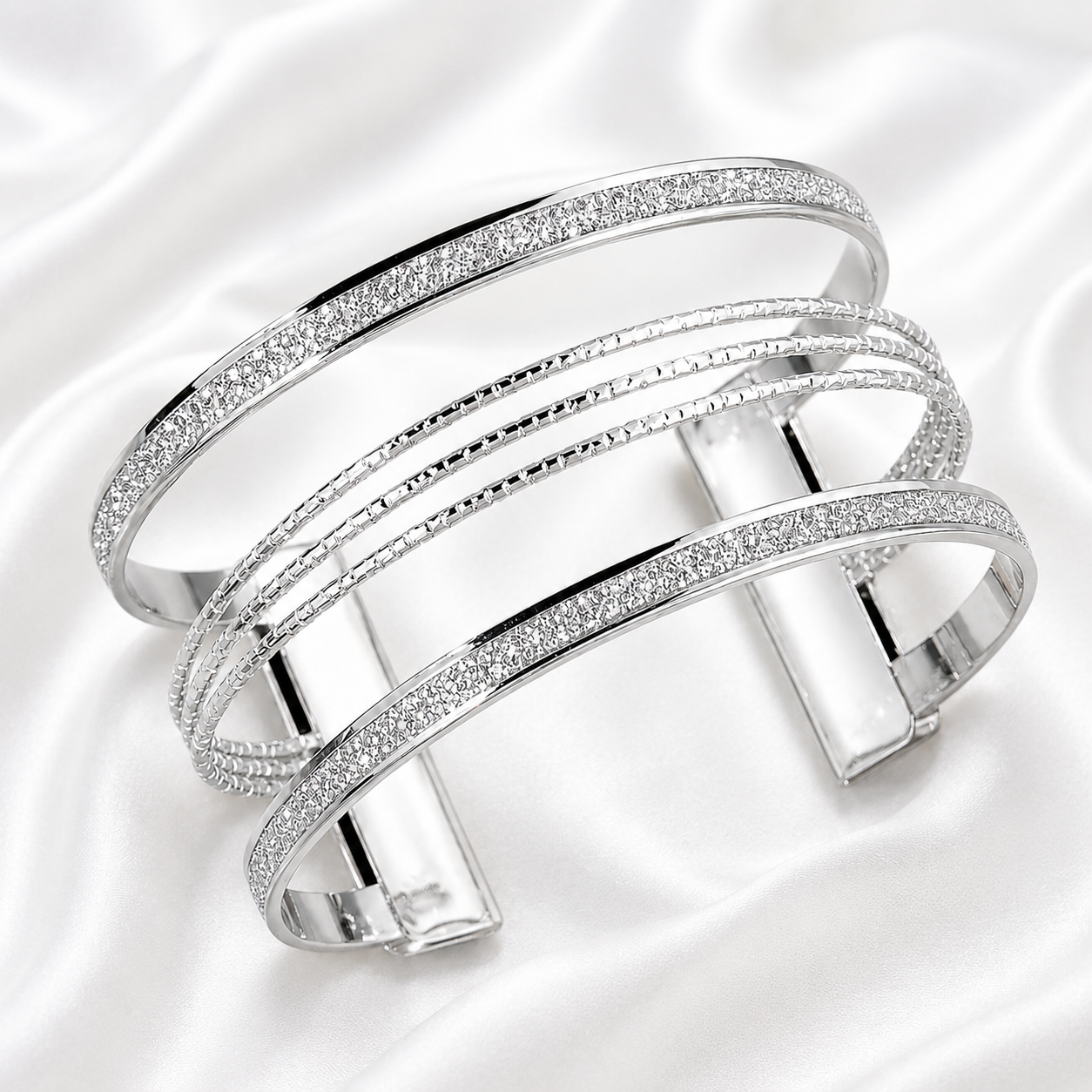 SPARKLING CUFF BRACELET