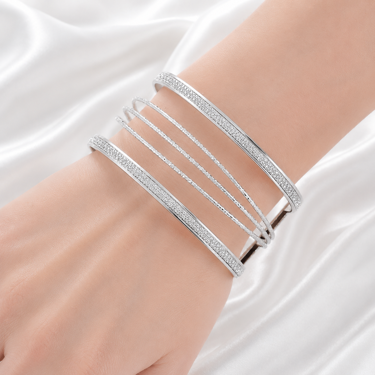 SPARKLING CUFF BRACELET