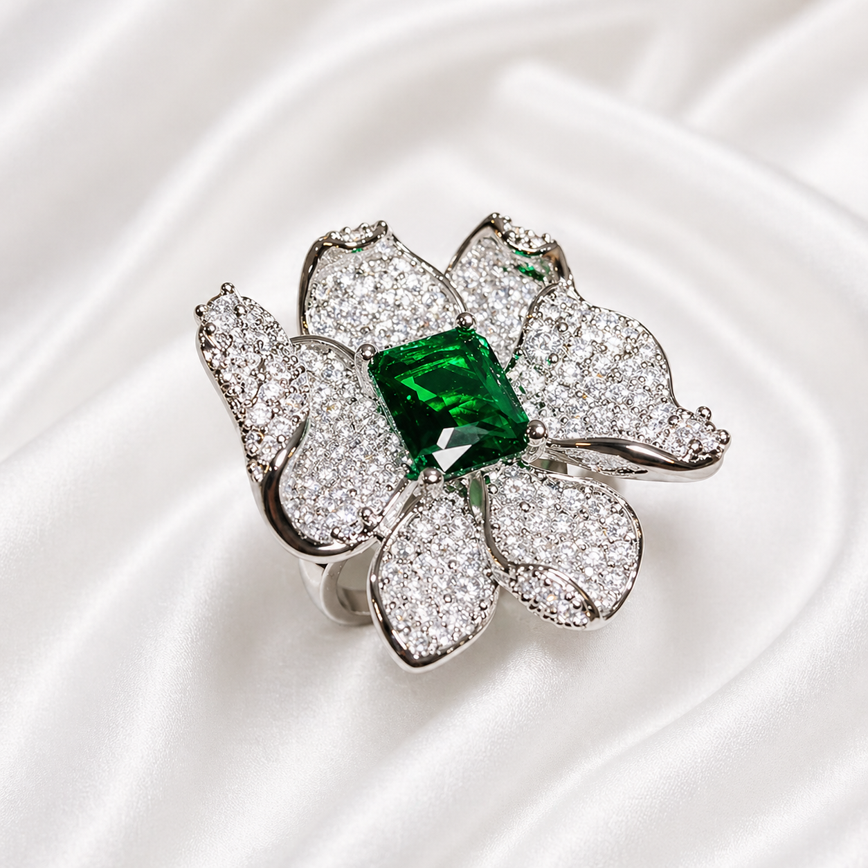 BLOOM ZIRCON RING