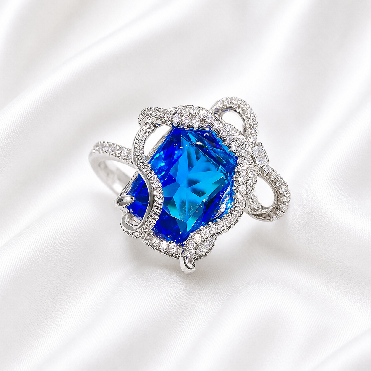 DIVINE ZIRCON RING
