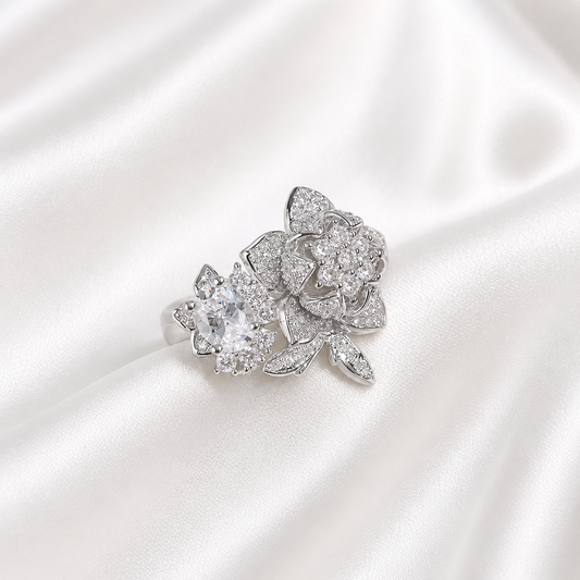 LUXURIOUS DIVA ZIRCON RING