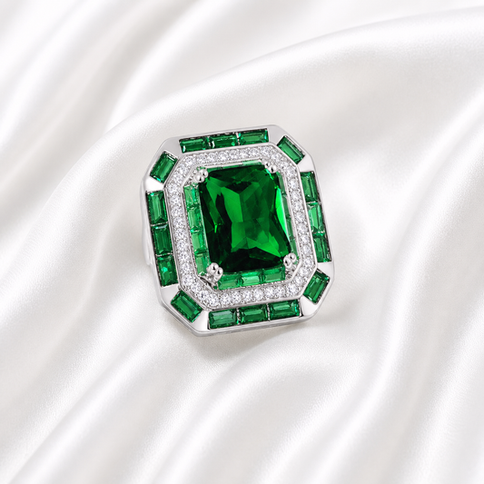EXQUISITE GREEN RING
