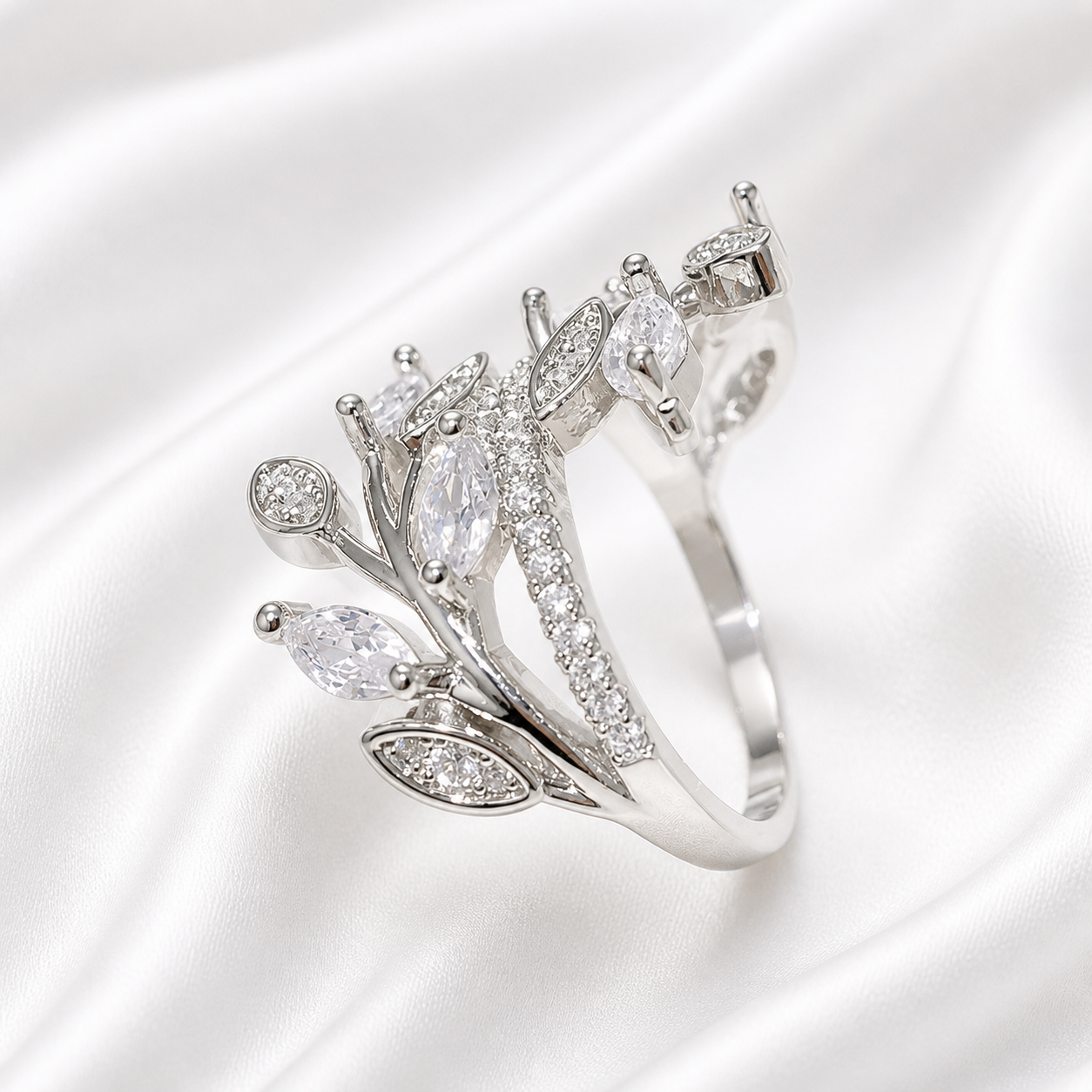 BROUGH ZIRCON RING