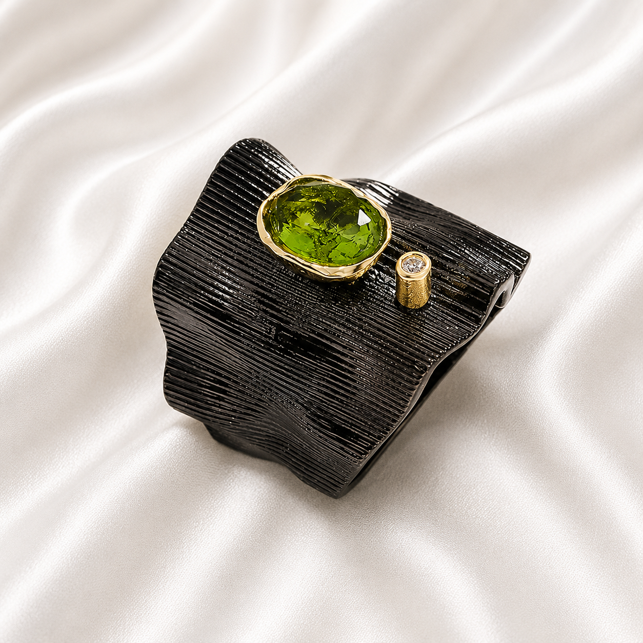 LATITUDINAL GREEN ZIRCON RING