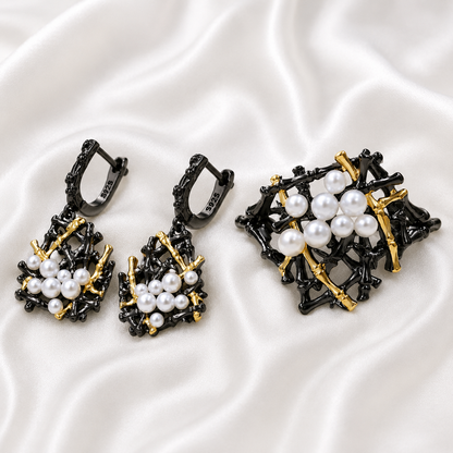 ANTIQUE PEARLS SET