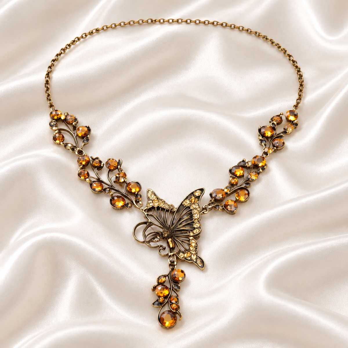 SPLENDID BUTTERFLY NECKLACE